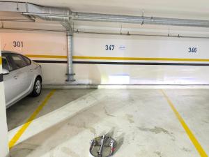 Spacious 3-bedroom with Balcony & Free Parking