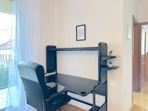 Spacious 3-bedroom with Balcony & Free Parking