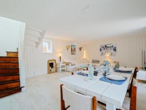 Maisons de vacances Holiday Home Les Ormeaux by Interhome : photos des chambres