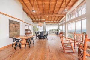 Majestic villa with stunning views in Jarabacoa