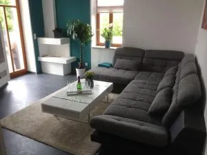 Villa Harmonie-Obergeschoss - 2x Schlafzimmer Kamin Playstation großer Balkon - Wilsdruff