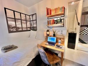 Chambre avec terrasse chez l'habitant dans appartement moderne