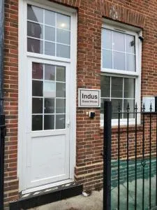 Indus Guesthouse - 泰丁敦