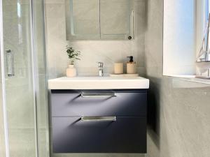 Artistic 3 bed home in Old Trafford next to MUFC