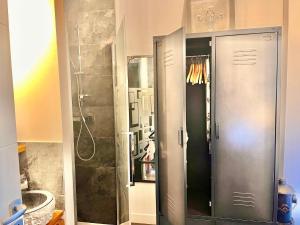 Chambre avec terrasse chez lhabitant dans appartement moderne