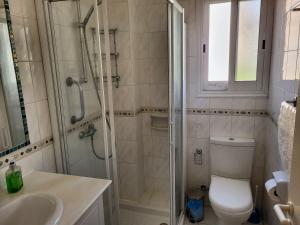 Award-winning 3-bedroom apartment near beach