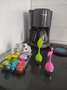 LUXURY VILLA SEA VIEWS HEATED POOL private jacuzzi wifi bbq parking tennis court