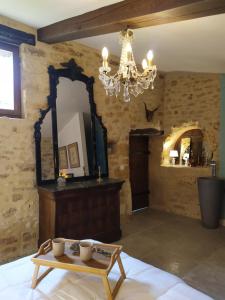 Villas Les Terrasses du Carlat, Le Logis, Demeure raffinee, situation ideale Dordogne, vues, piscine : photos des chambres