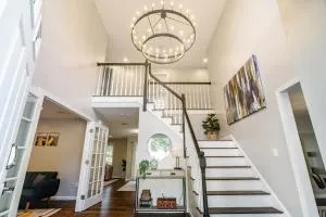 Beautiful South shore Hidden Gem next to Train Station Boston Louisiana Grill - 兰道夫