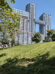 Downtown Toronto Condo, Free indoor parking with amazing view