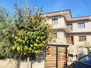 Stone House Hostel Elbasan - Librazhd