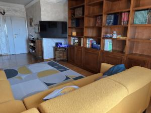 The View - Family House