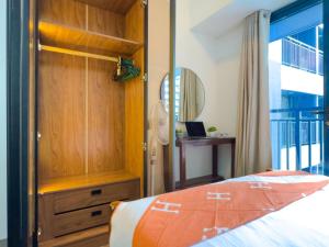 1BR Makati, Air Residences M008