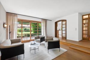 Luxus-Villa mit Indoorpool, Sauna & offenem Kamin