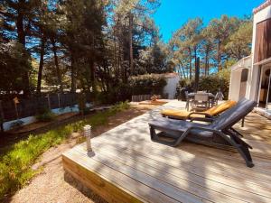 Maison familiale dans les pins à 500m de la plage