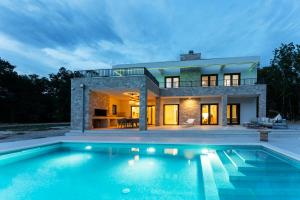 Villa Wellbeing Imotski Croatia heated pool , spa and ultimate privacy