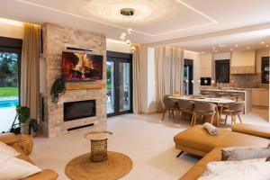 Villa Wellbeing Imotski Croatia heated pool , spa and ultimate privacy 
