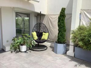 Studio 34m2 avec la terrasse 60m2, aperçu mer, parking, Clim, plage à 150 m,Wi-fi, piscine