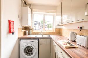 Temple Wall - Contractors, Families - FREE PARKING by Prescott Apartments