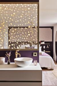 B&B / Chambres d'hotes Clos du Cedre - Chambres d-Hotes d-Exception, Luxury B&B a Dinan : photos des chambres