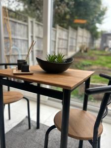 Charming 4-Bed Oasis with Garden in Prime Coventry Location