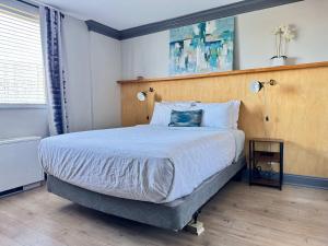 Downtown 24h Concierge 3 bds 2BR Onsite Parking LM706