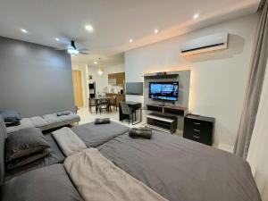 Kuching Cozy Comfort 03 - Riverine Diamond Kuching 5 Pax