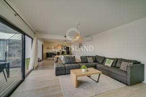 Villa Moderne avec Piscine, Exotisme et Sérénité