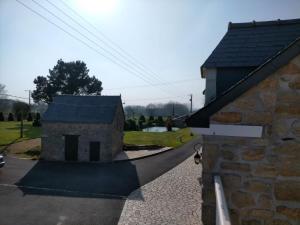 B&B / Chambres d'hotes chambre d'hotes avec petit dejeuner compris a Megrit : photos des chambres