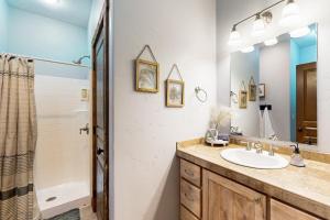 Oak Wood Condo