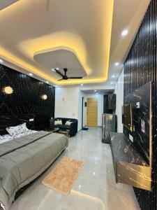 UV studio