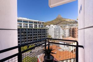 Flamingo 704 - Sea Point Studio Aprt