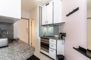 Flamingo 704 - Sea Point Studio Aprt