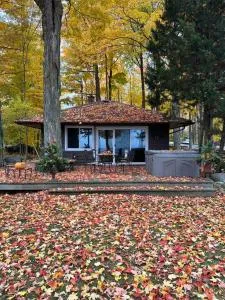Cozy Lakefront Cabin - Innisfil
