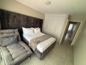 2 Bedrooms Apartment - Hartbeespoort Dam