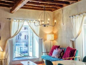 Exclusive 3BR with View over Campo de Fiori IREX Apartment