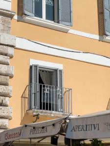 Exclusive 3BR with View over Campo de Fiori IREX Apartment