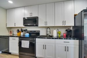 13 Mi to Busch Gardens Tampa Gem with Grill and Yard