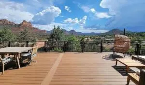 The Uptown ViewHouse - BIG RedRock views, HotTub - Mountainaire