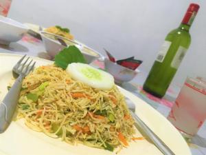 Grand Refuge wilpathu safari Home made foods Bikes Bicycles Tuk tuk Bird view Lake jogging