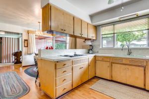 27 Mi to Zion Home with Backyard in Cedar City!