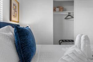 Spacious 5 BR Home with Games and Spa