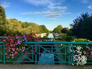 Maisons de vacances Quai du Val is a Charming Pet and Family Friendly Riverside Gite in Lehon close to Dinan Sleeps 7 : photos des chambres