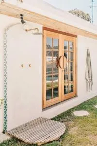 Coastal Med oasis by the beach, pet friendly! - Palmview