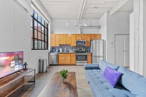 305-Rustic Chic Luxe Hideaway Cafe Wi-Fi Parking