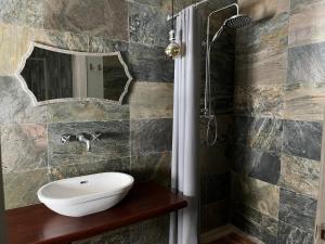 Santo Domingo Rural - central & private parking