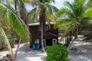 Featherstone Cottage, Cayman Brac - Head of Bay