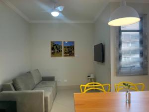 2 Dorms com ar split nos quartos, piscina, Wi-fi e 5min a pé da Praia do Itaguá