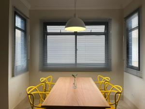 2 Dorms com ar split nos quartos, piscina, Wi-fi e 5min a pé da Praia do Itaguá