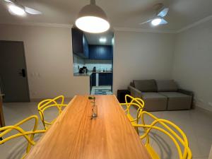 2 Dorms com ar split nos quartos, piscina, Wi-fi e 5min a pé da Praia do Itaguá